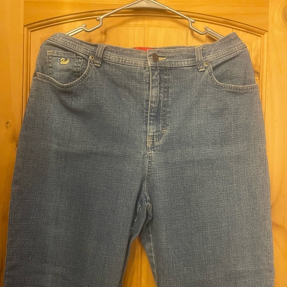 Gloria Vanderbilt jeans - Picture 6 of 7